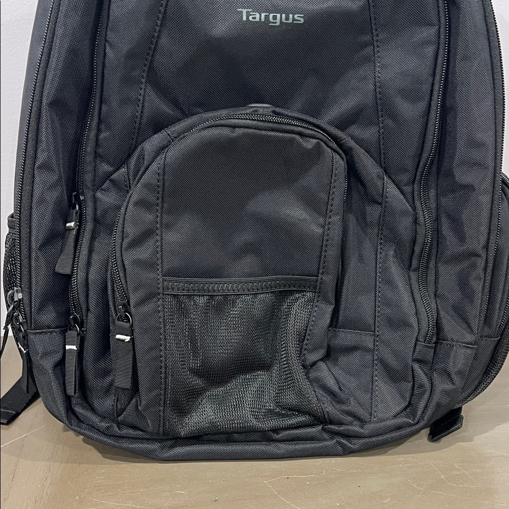 Targus Backpack - image 3